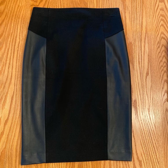 NWOT Express Size 6 Black Leather Pencil Skirt 🖤 - Picture 1 of 3